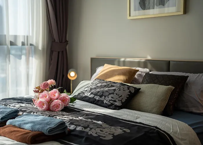 Elegant Escape Near Bts Bangna Apartment *