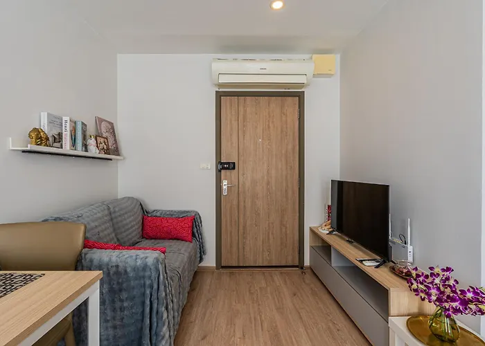 Apartment Elegant Escape Near Bts Bangna