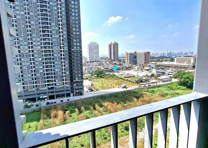 Elegant Escape Near Bts Bangna Apartment *