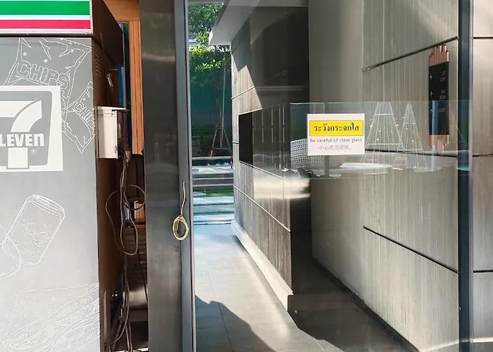 Elegant Escape Near Bts Bangna Apartment