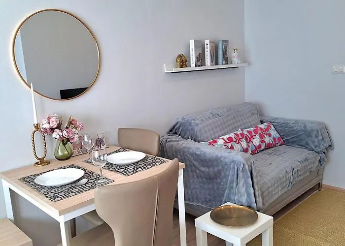 Elegant Escape Near Bts Bangna Apartment