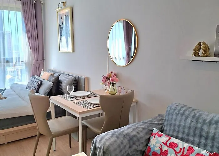 Elegant Escape Near Bts Bangna Apartment *