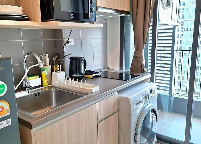 Elegant Escape Near Bts Bangna Apartment *